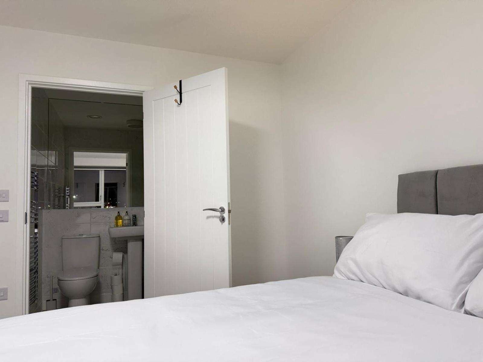 Serenity Waterfront 2 Bed Apartment Northfleet Экстерьер фото